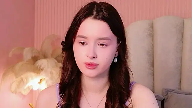 Snapshot of EvaSwen chatting on July 7, 2026, 9:19 pm EvaSwen online show from July 7, 2026, 9:19 pm