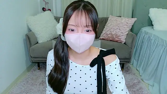 Seira  nn online show from November 19, 2025, 1:22 pm