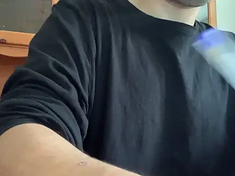 Snapshot of cazzo18cm3 chatting on October 2, 2025, 12:34 pm cazzo18cm3 online show from October 2, 2025, 12:34 pm