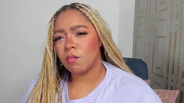 Snapshot of Fenty_melo chatting on April 20, 2026, 4:15 am Fenty melo online show from April 20, 2026, 4:15 am