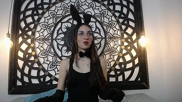 mara hil online show from October 3, 2025, 4:53 am