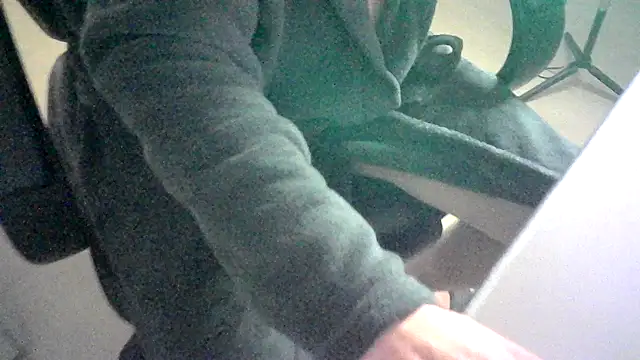 nobby2012 online show from April 12, 2026, 4:01 pm