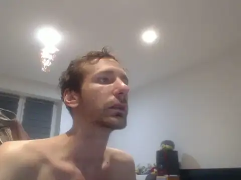 Snapshot of LoyalDoggie chatting on June 9, 2026, 8:09 pm LoyalDoggie online show from June 9, 2026, 8:09 pm