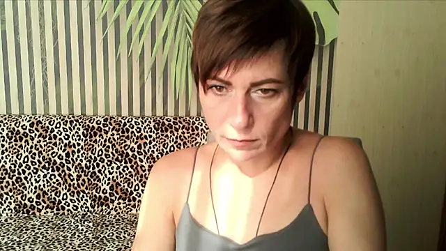 Ashley Brookss online show from October 5, 2025, 7:28 am