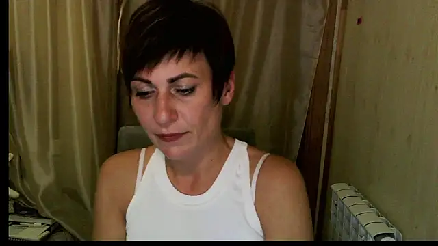 Ashley Brookss online show from October 8, 2025, 5:10 pm