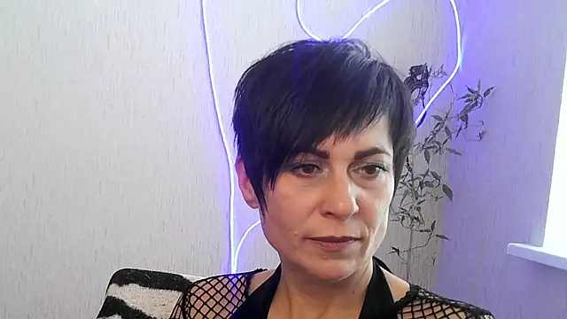 Ashley Brookss online show from November 3, 2025, 8:26 am