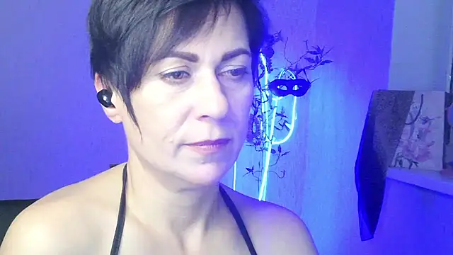 Ashley Brookss online show from November 11, 2025, 9:48 pm