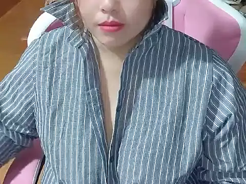 Snapshot of Sunna104 chatting on January 18, 2026, 11:19 pm Sunna104 online show from January 18, 2026, 11:19 pm