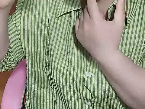 Snapshot of Sunna104 chatting on February 9, 2026, 5:22 am Sunna104 online show from February 9, 2026, 5:22 am