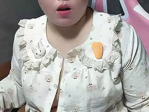 Snapshot of Sunna104 chatting on March 14, 2026, 5:13 am Sunna104 online show from March 14, 2026, 5:13 am