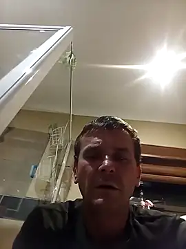 Snapshot of Rudiesny chatting on May 4, 2026, 10:39 pm Rudiesny online show from May 4, 2026, 10:39 pm