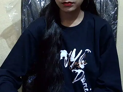 Snapshot of Shazi_1 chatting on November 8, 2025, 2:28 pm Shazi 1 online show from November 8, 2025, 2:28 pm