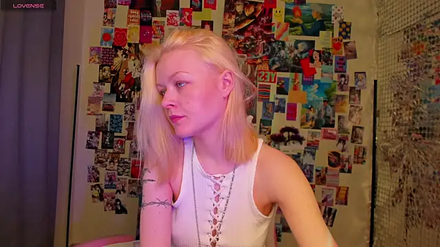 Snapshot of Callista_a chatting on November 6, 2025, 11:22 am Callista a online show from November 6, 2025, 11:22 am