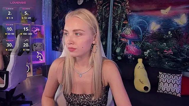 TessaGrays online show from October 9, 2025, 10:24 am