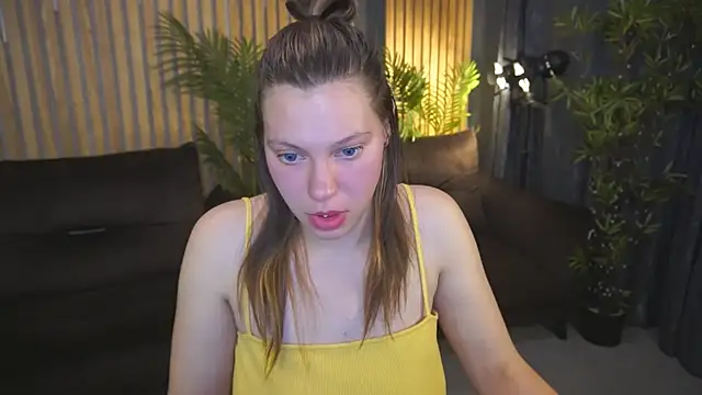 FuckMeDoll  online show from October 2, 2025, 2:57 pm