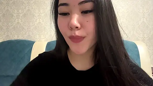 AYPRILPURE online show from October 3, 2025, 3:09 pm