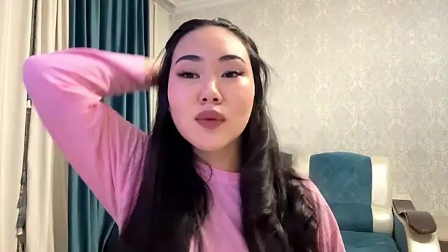 AYPRILPURE online show from October 13, 2025, 4:29 pm