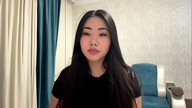 AYPRILPURE online show from October 16, 2025, 3:13 pm