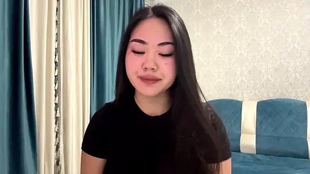 AYPRILPURE online show from October 19, 2025, 3:01 pm