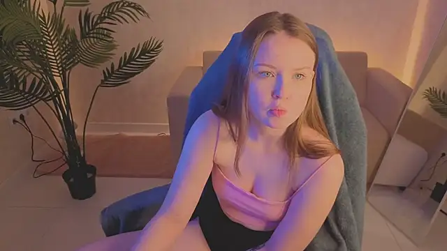 SirenaBlessing online show from December 4, 2025, 5:21 pm