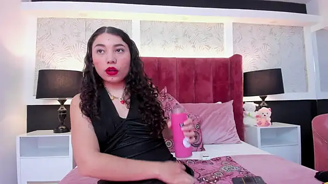 IvonnyCooper online show from October 11, 2025, 12:43 am
