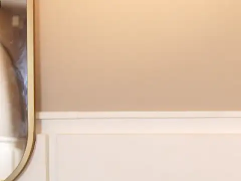 Roxy Vega online show from October 9, 2025, 12:36 pm