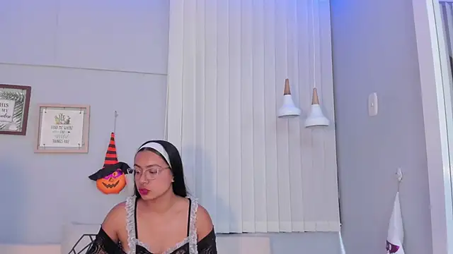 Lilo Rose online show from October 30, 2025, 1:23 pm