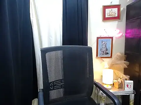 Snapshot of Kylaanne chatting on November 11, 2025, 1:16 am Kylaanne online show from November 11, 2025, 1:16 am