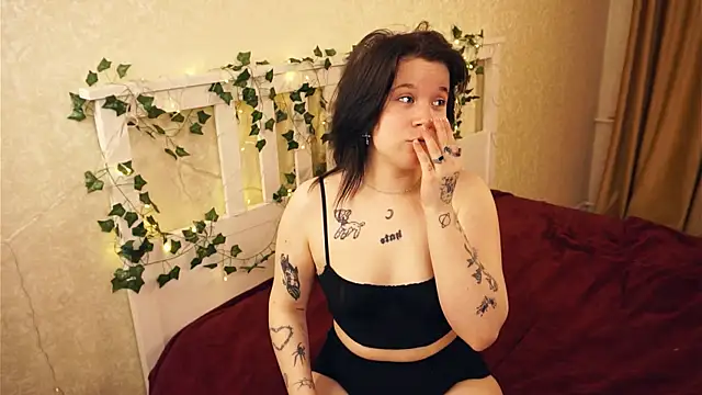 EviaVanveen online show from January 16, 2026, 7:45 am