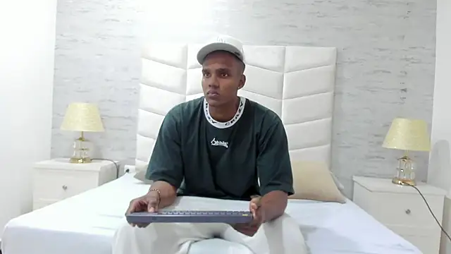 jax black online show from October 20, 2025, 7:03 pm