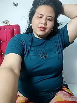 Snapshot of Tania_cruz_ chatting on February 3, 2026, 5:49 am Tania cruz online show from February 3, 2026, 5:49 am