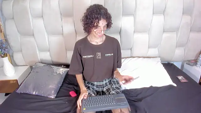 Snapshot of Scaarlett_22_ chatting on February 10, 2026, 4:16 am Scaarlett 22 online show from February 10, 2026, 4:16 am