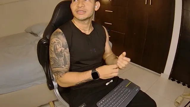 Snapshot of venedic_bull chatting on February 5, 2026, 3:33 am venedic bull online show from February 5, 2026, 3:33 am