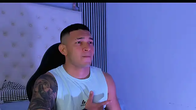 Snapshot of venedic_bull chatting on February 6, 2026, 4:17 am venedic bull online show from February 6, 2026, 4:17 am