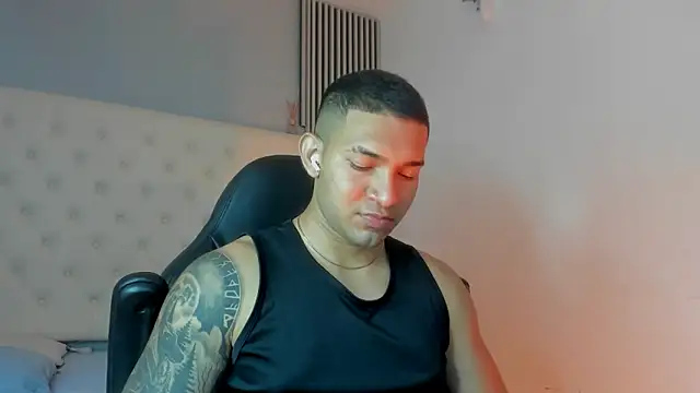 Snapshot of venedic_bull chatting on February 10, 2026, 3:43 am venedic bull online show from February 10, 2026, 3:43 am