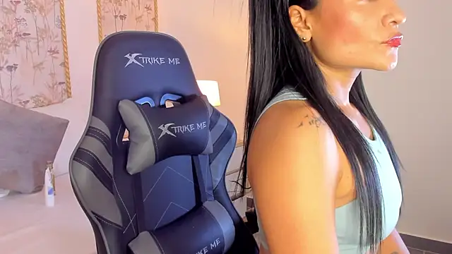 tabata69  online show from October 17, 2025, 8:00 pm