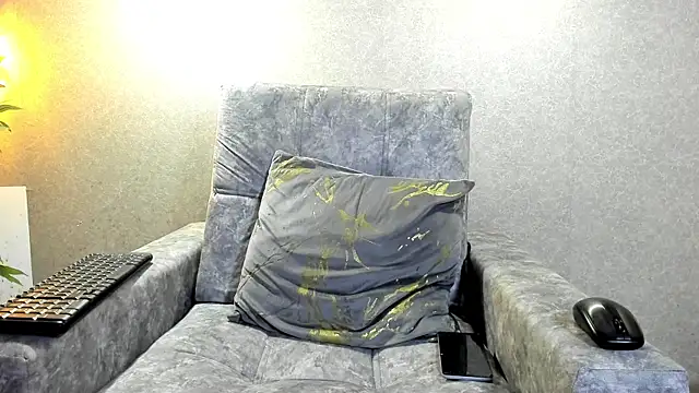 Axelwiliams online show from October 29, 2025, 4:37 am