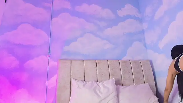 Nikolbrice online show from April 21, 2026, 2:04 am