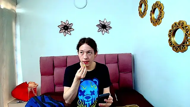 Snapshot of SnowyX_ chatting on October 10, 2025, 7:24 pm SnowyX online show from October 10, 2025, 7:24 pm