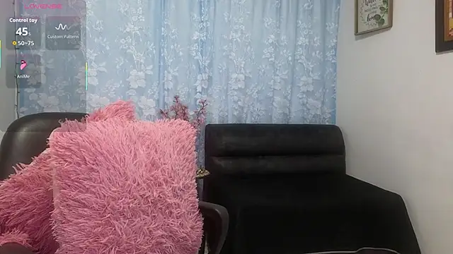 Cleohot999 online show from October 5, 2025, 5:44 pm