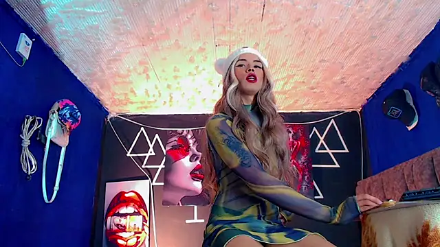 Snapshot of Fersexy_Dolls chatting on November 22, 2025, 6:12 am Fersexy Dolls online show from November 22, 2025, 6:12 am