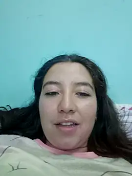 Snapshot of annyaparis chatting on October 15, 2025, 2:22 am annyaparis online show from October 15, 2025, 2:22 am