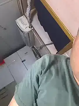 han515319 online show from April 27, 2026, 10:52 pm