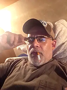 Snapshot of DeeBestEver chatting on November 24, 2025, 4:56 am DeeBestEver online show from November 24, 2025, 4:56 am