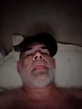 Snapshot of DeeBestEver chatting on November 24, 2025, 7:57 pm DeeBestEver online show from November 24, 2025, 7:57 pm