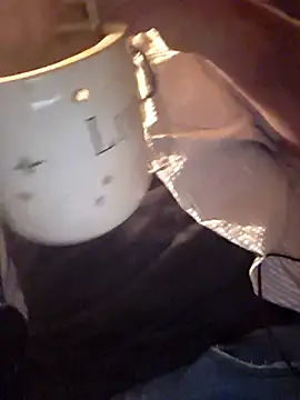 Snapshot of DeeBestEver chatting on November 25, 2025, 8:14 am DeeBestEver online show from November 25, 2025, 8:14 am