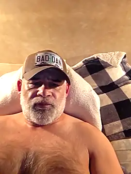 Snapshot of DeeBestEver chatting on December 1, 2025, 2:44 pm DeeBestEver online show from December 1, 2025, 2:44 pm