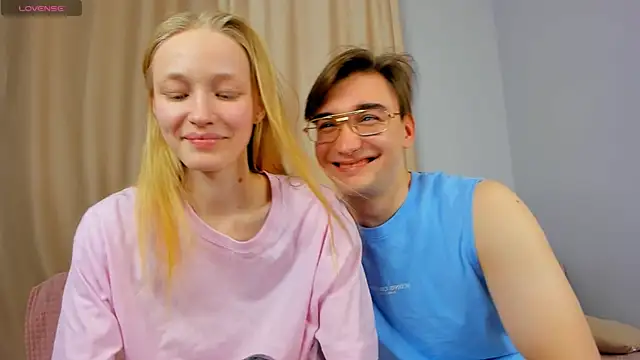 Snapshot of LoversFire chatting on November 11, 2025, 3:23 pm LoversFire online show from November 11, 2025, 3:23 pm