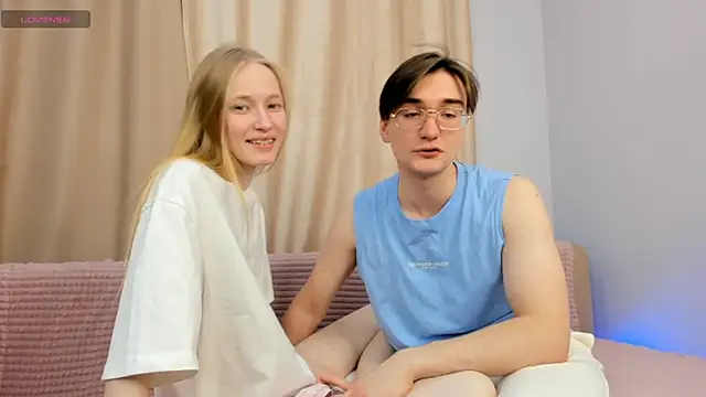 Snapshot of LoversFire chatting on November 21, 2025, 1:21 pm LoversFire online show from November 21, 2025, 1:21 pm