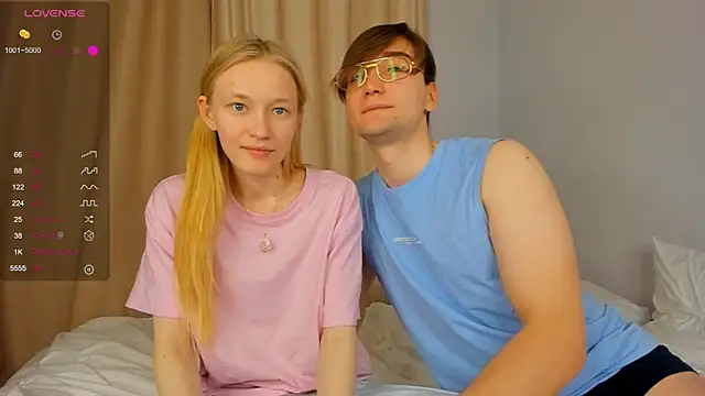 Snapshot of LoversFire chatting on December 1, 2025, 12:32 pm LoversFire online show from December 1, 2025, 12:32 pm